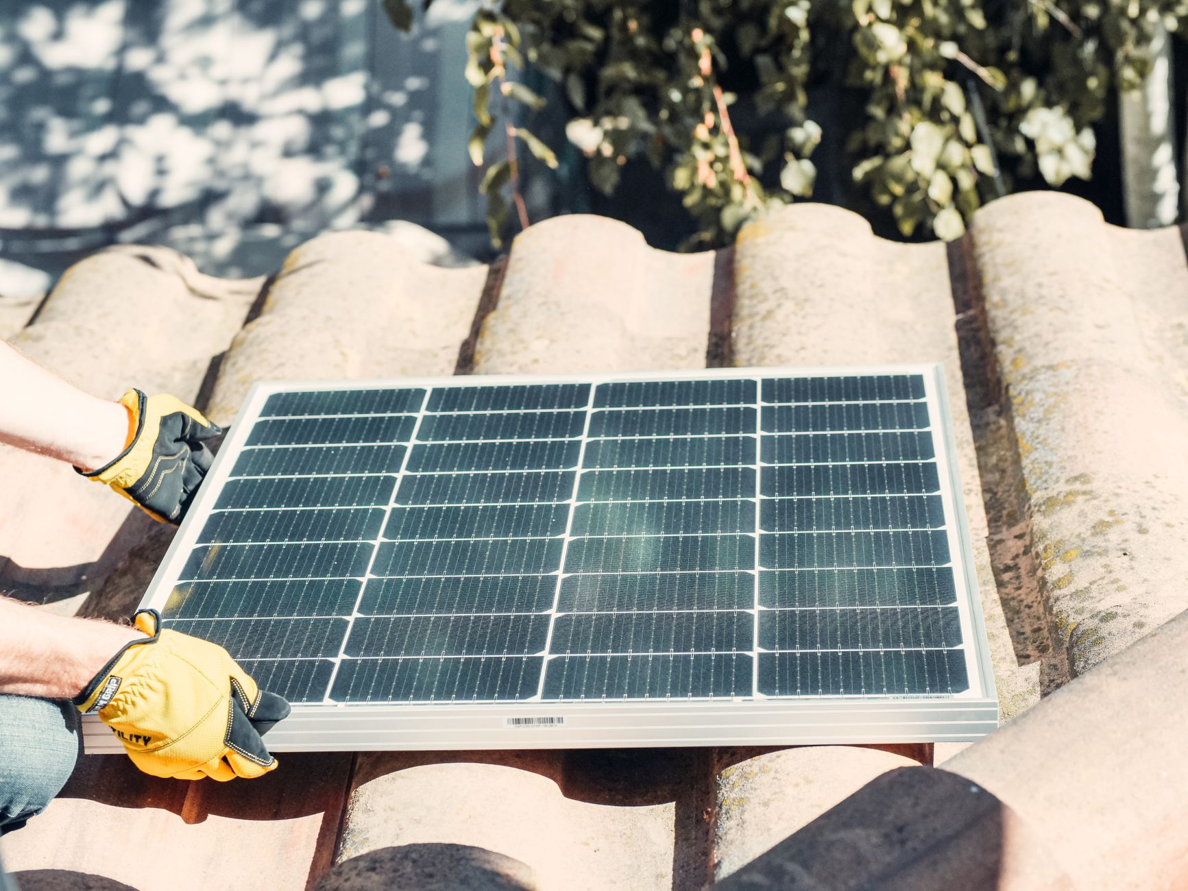Installateur panneaux solaires équipe à Noisy-le-Grand